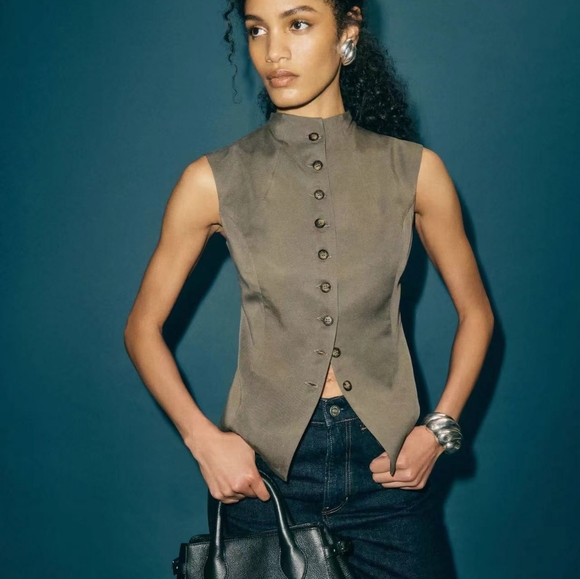 Reformation Lottie Vest - Picture 4 of 9